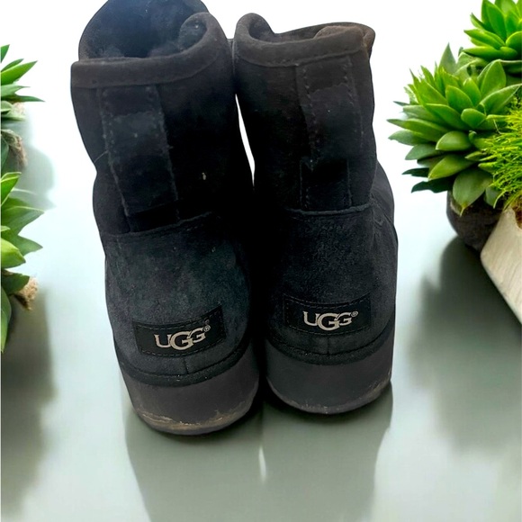 Ugg boots - Picture 1 of 3